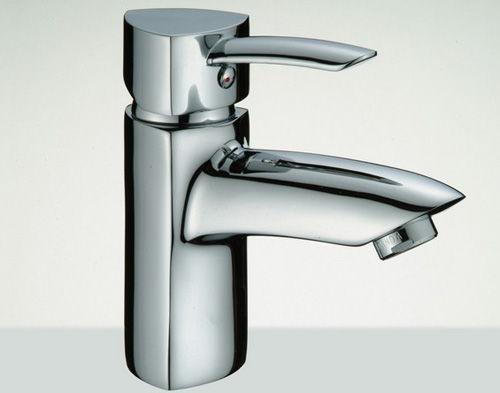 娱乐吃瓜君用水龙头飞天